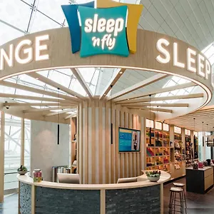 Sleep 'n Fly Sleep Lounge, B-gates Terminal 3 - Transit Only Капсульный отель